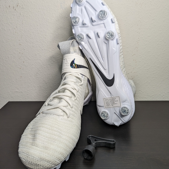 Nike Alpha Menace Elite 2 Flyknit White Football Cleats Mens CI1530-100 main image 6